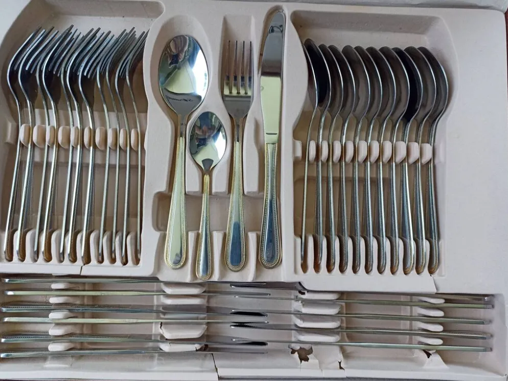 Ménagère complète et son coffre