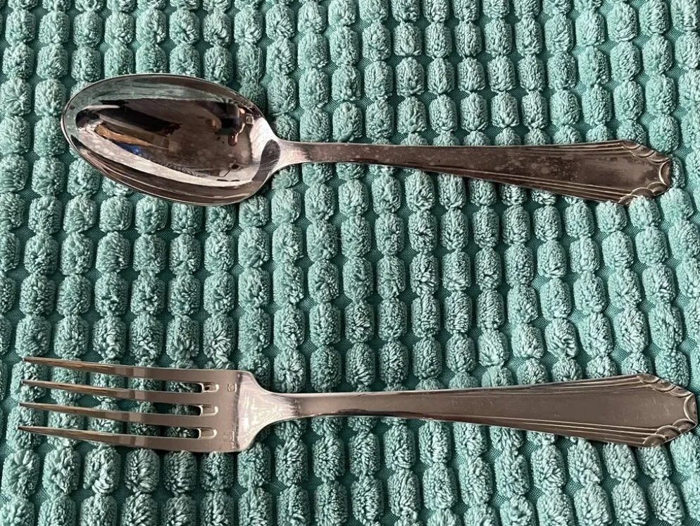 Ménagère de 24 couverts en métal argenté