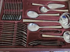 Ménagère de Luxe SBS Solingen- Modèle 4900 Munchen- 70 pièces- Or 23/24 car