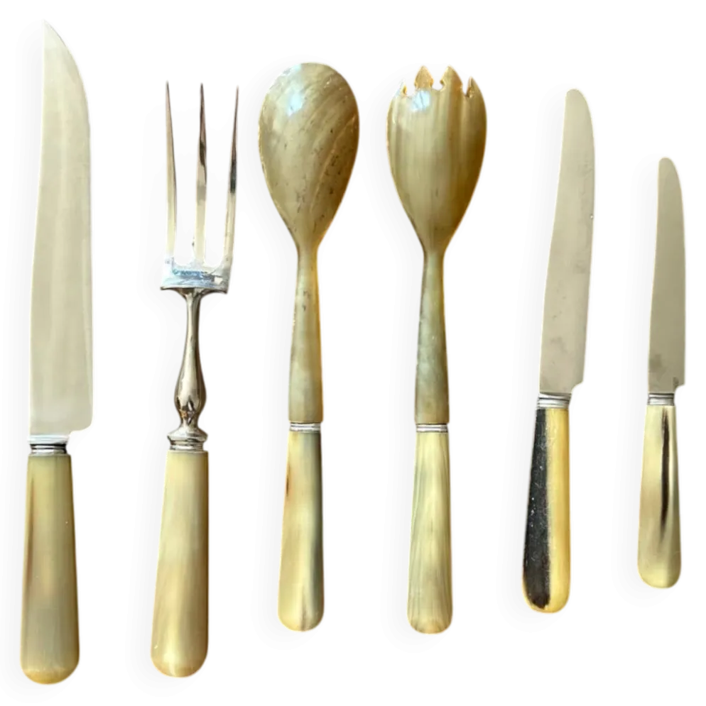 Ménagère de table en os - 28 pièces
