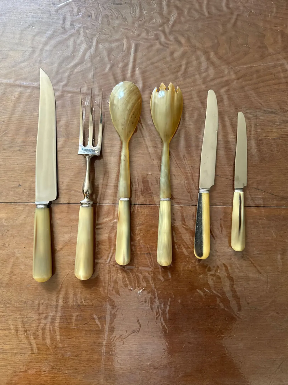 Ménagère de table en os - 28 pièces