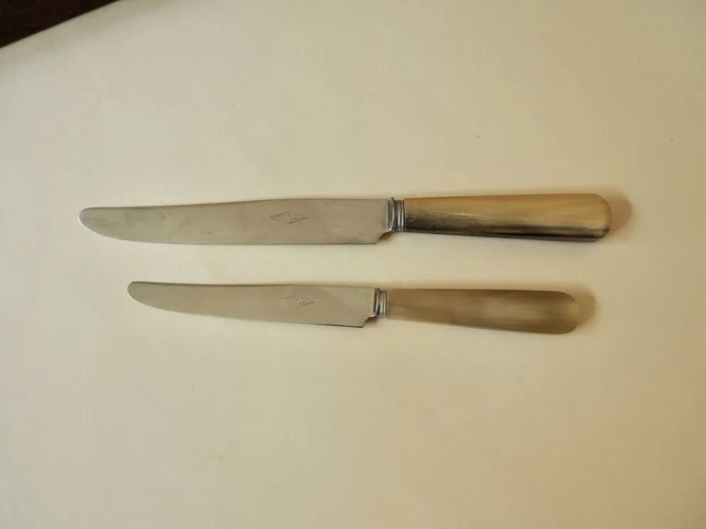Ménagère de table en os - 28 pièces
