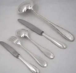 Ménagère 25 pièces François Frionnet en métal argenté, décor perles
