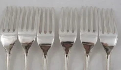 Ménagère 25 pièces François Frionnet en métal argenté, décor perles