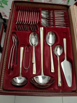 Ménagère 70 pieces inox Bestecke Solingen