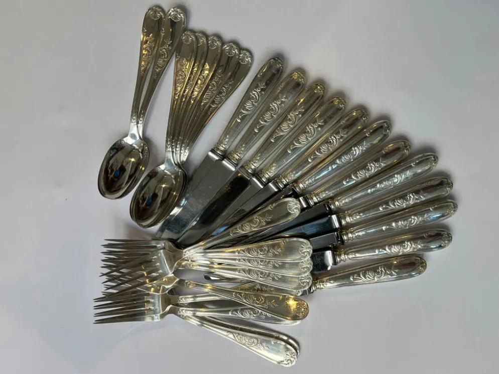 Ménagère 28p. métal argenté style Louis XV