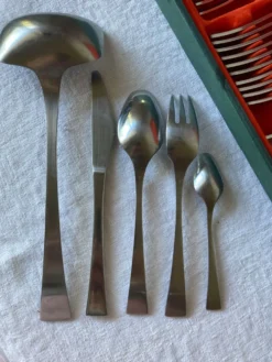 Ménagère vintage en inox Guy Degrenne, modèle Jet