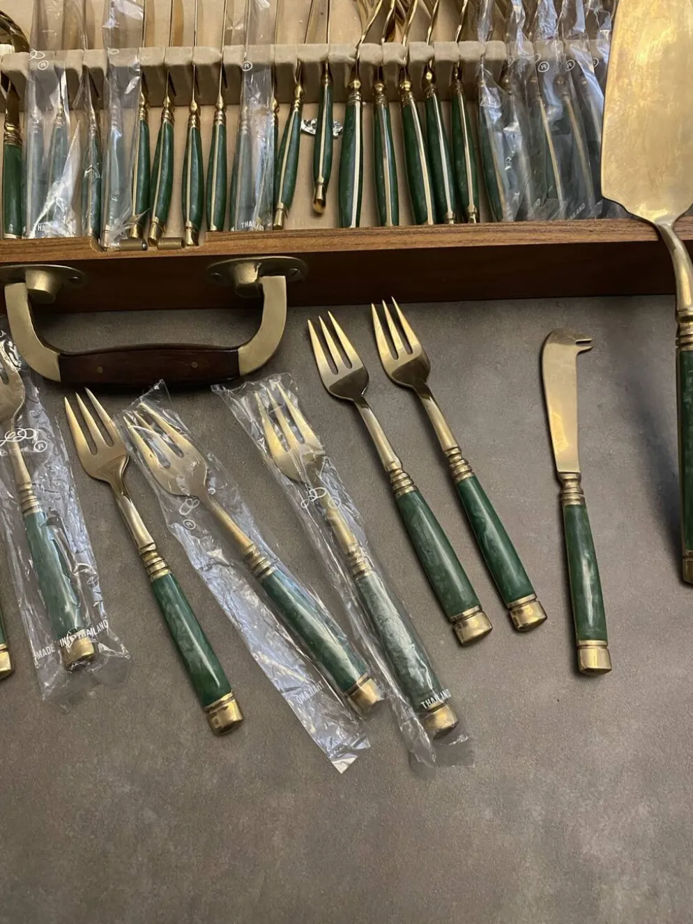 Ménagère Vintage Laiton & Teck Style Mid-Century – 1960/1970 – Manches