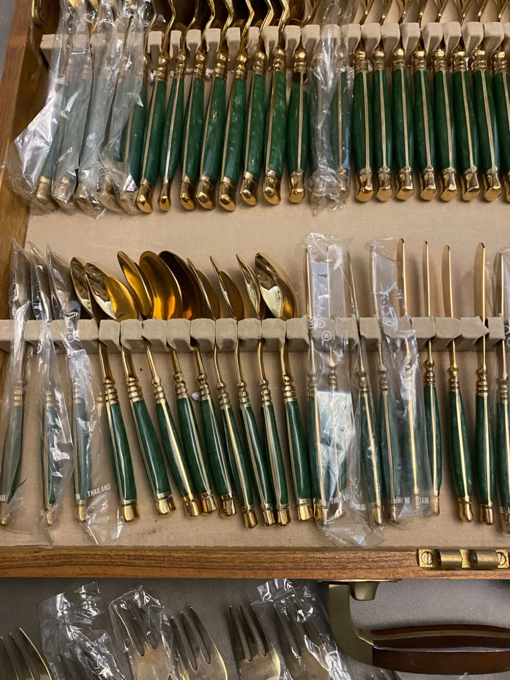 Ménagère Vintage Laiton & Teck Style Mid-Century – 1960/1970 – Manches