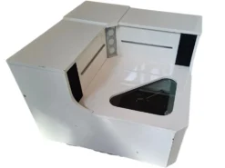 Mobile angulaire de design avec tourne-disque intégré – Pièce unique vintage