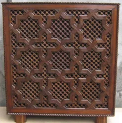 Mobilier afghan ancien.