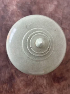 Mooie oude jade achtige blauwe groene keramische pot
