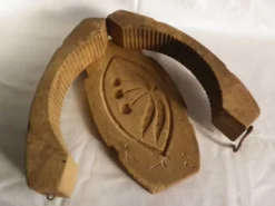 moule a beurre en bois ancien