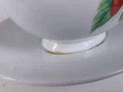Moutardier en porcelaine de Paris décor les fruits sauvages