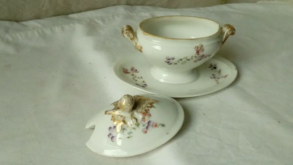 Moutardier sur dormant en porcelaine paris Limoges decor floral