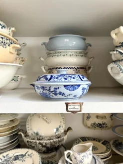 Moyenne soupière Creil & Montereau en terre de fer bleue, service