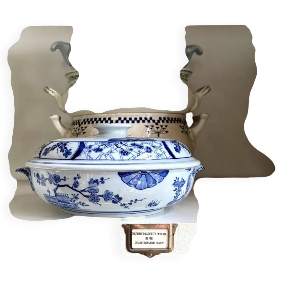 Moyenne soupière Creil & Montereau en terre de fer bleue, service "Japon"