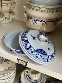 Moyenne soupière Creil & Montereau en terre de fer bleue, service