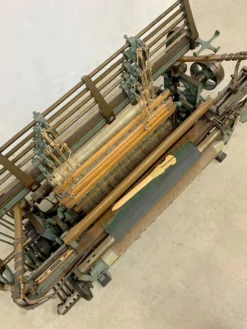 Métier à tisser ancien