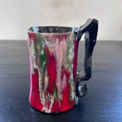 Mug d’artiste multicolore