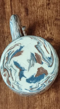 Mug en céramique artisanale signé décor marbré, pièce unique