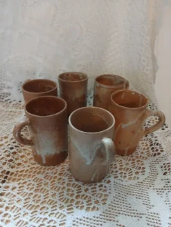 6 mugs / tasses / chopes en grès