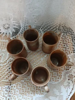6 mugs / tasses / chopes en grès