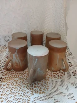 6 mugs / tasses / chopes en grès