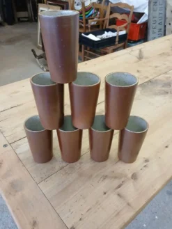 8 mugs/ tasses en grès vernisse