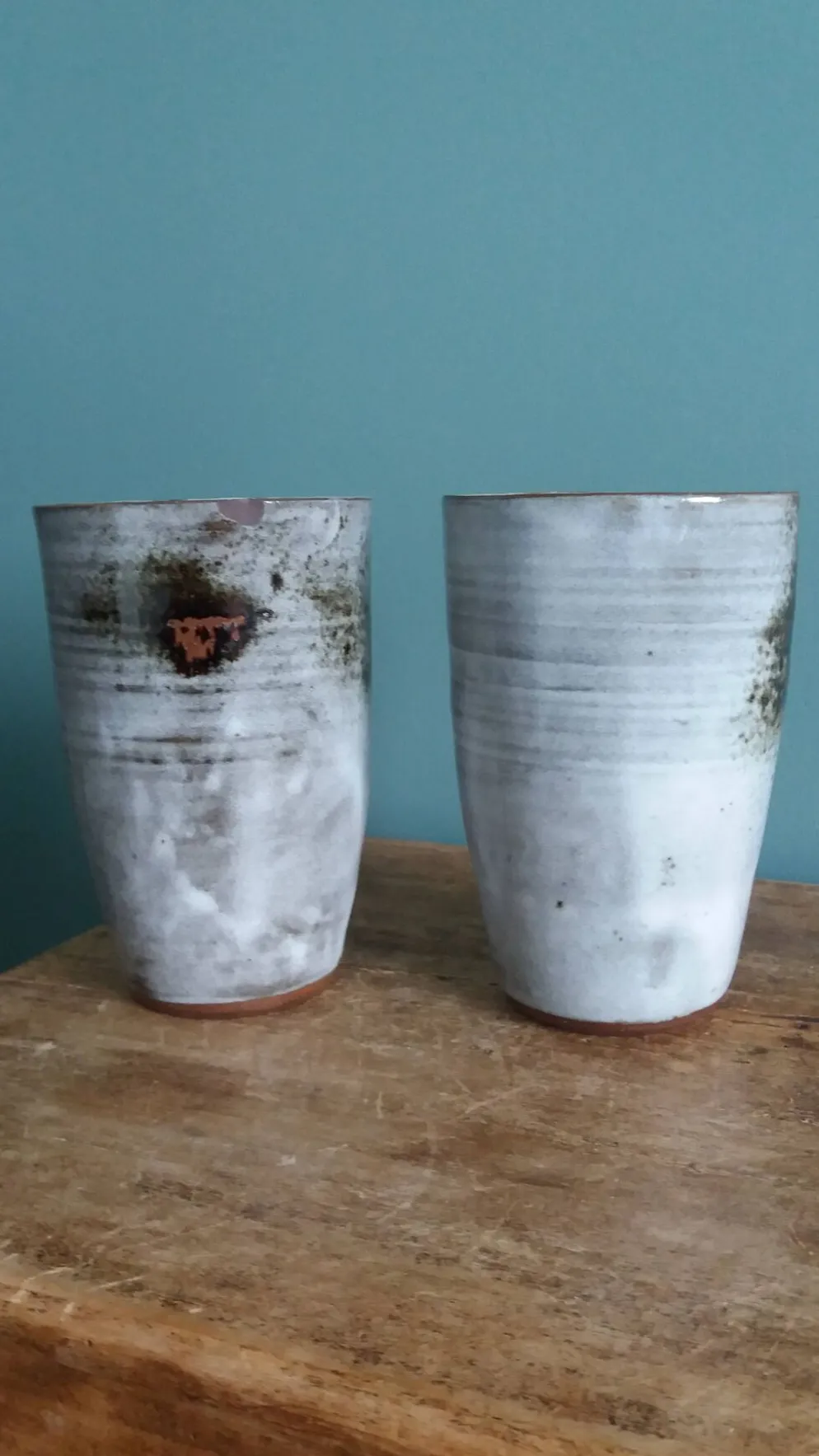 Mugs tasses vases signés Atch, Chantal et Thierry Robert, années 70