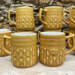 Mugs vintage BP en céramique années 70
