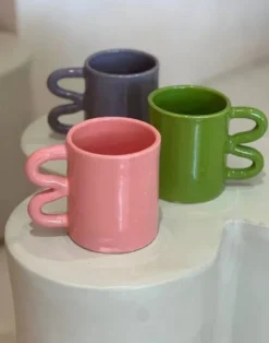 Mug tasse céramique anse vague graphique design coloré vert pomme acidulé