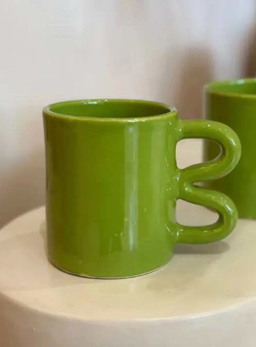 Mug tasse céramique anse vague graphique design coloré vert pomme acidulé