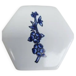 Neuf – coffret de 4 sous-verres hexagonaux en porcelaine peinte à la m