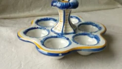 Oeufrier coquetier en faience de quimper hb