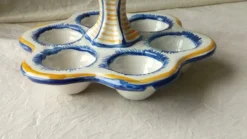 Oeufrier coquetier en faience de quimper hb