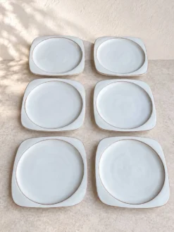 Olivier Roy Vallauris – 6 assiettes carrées en céramique – 1972
