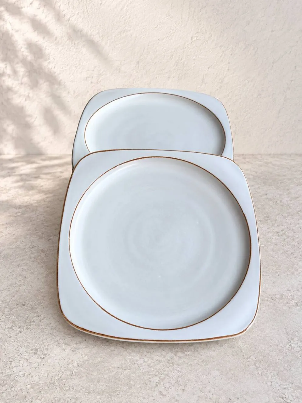 Olivier Roy Vallauris – 6 assiettes carrées en céramique – 1972