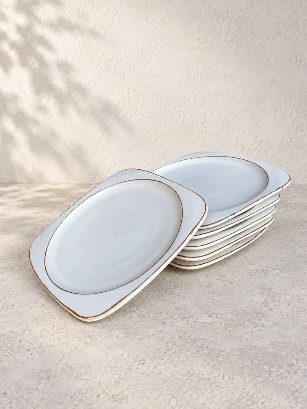 Olivier Roy Vallauris – 6 assiettes carrées en céramique – 1972