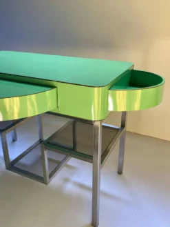 Originale table basse / bureau d'enfant, années 70