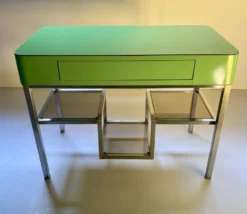 Originale table basse / bureau d'enfant, années 70