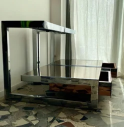 Paire chevets/tables appoint chrome et verre fumé (miroir), avec tiroirs.