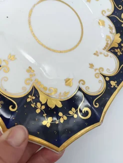 Paire d'Assiettes Carrées Porcelaine de Paris Cobalt et Or Style Empire