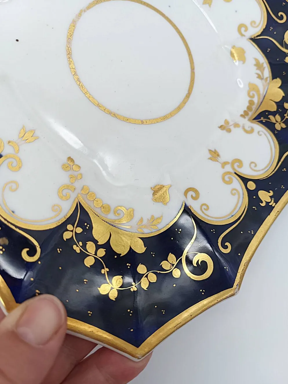 Paire d'Assiettes Carrées Porcelaine de Paris Cobalt et Or Style Empire