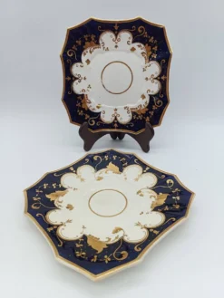 Paire d'Assiettes Carrées Porcelaine de Paris Cobalt et Or Style Empire