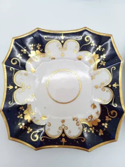 Paire d'Assiettes Carrées Porcelaine de Paris Cobalt et Or Style Empire