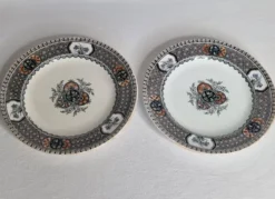 Paire d’assiettes Royal Doulton 20,5 cm faïence anglaise décor Imari XIXeme