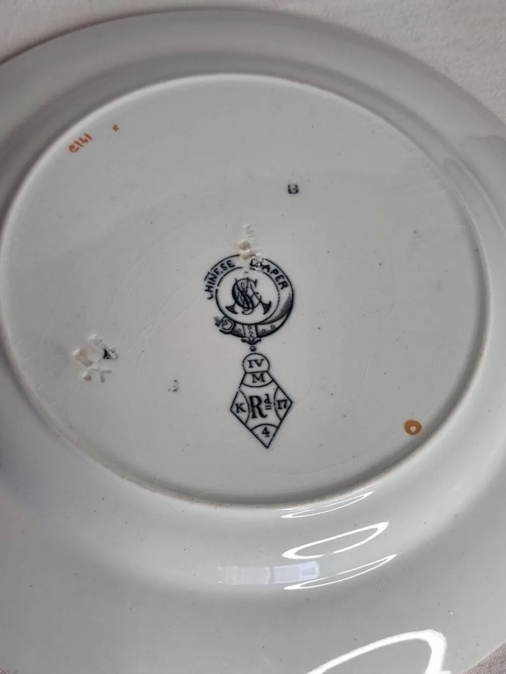 Paire d’assiettes Royal Doulton 20,5 cm faïence anglaise décor Imari XIXeme