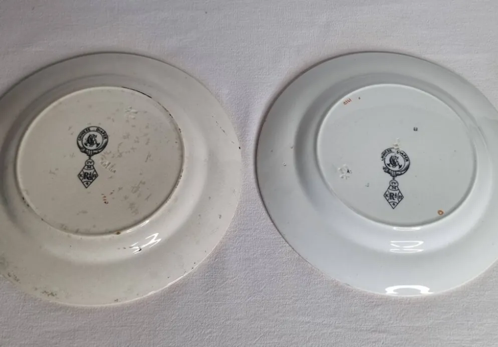 Paire d’assiettes Royal Doulton 20,5 cm faïence anglaise décor Imari XIXeme