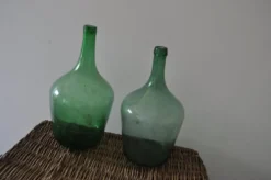 Paire de bouteilles à vin vintage vertes en verre – Hongrie / République tchèque, set de 2